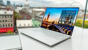 PC ricondizionato su scrivania
